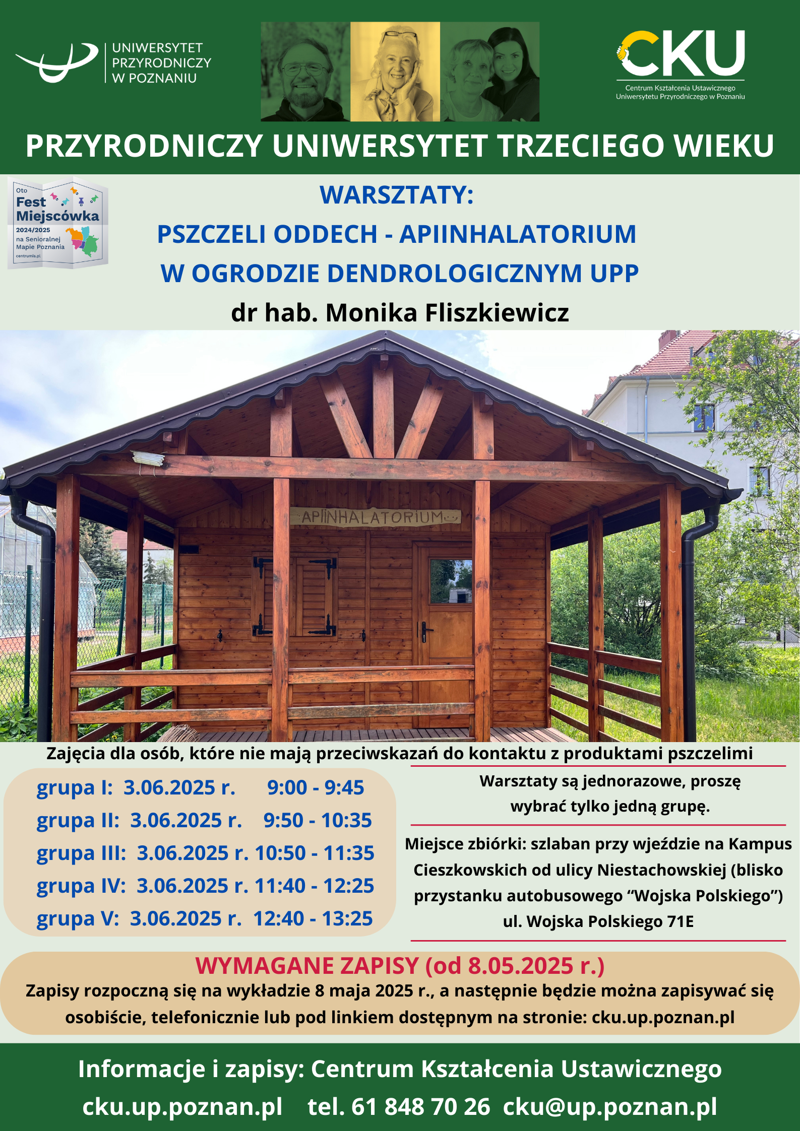 Apiinhalatorium to drewniany mały domek, parterowy. W tle widać wysoki budynek, a wszystko otaczają drzewa i tereny zielone.