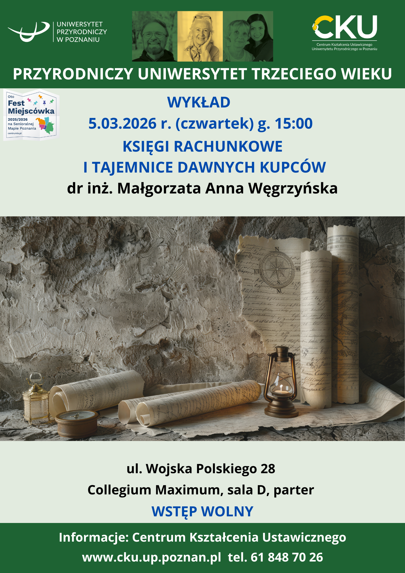 Plakat zapraszający na wykład pod tytułem Księgi rachunkowe i tajemnice dawnych kupców Na kamiennym stole, na tle kamiennej ściany leżą zwinięte w rulony pisma i opisy map z narysowanym kompasem. Stoi także lampa oliwna oraz kompas, oba przedmioty są w kolorze miedzianego brązu.